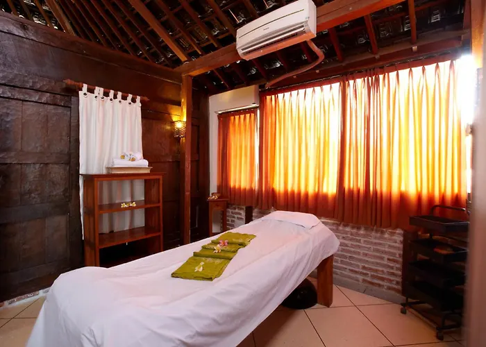 Putu Bali & 4*